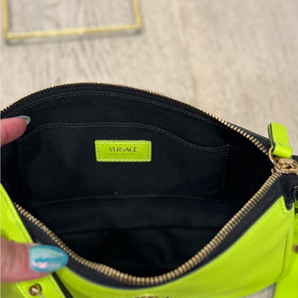 Versace La Medusa Calf Skin Green Pebbled Leather Shoulder Small Bag New NWT - Picture 13 of 15